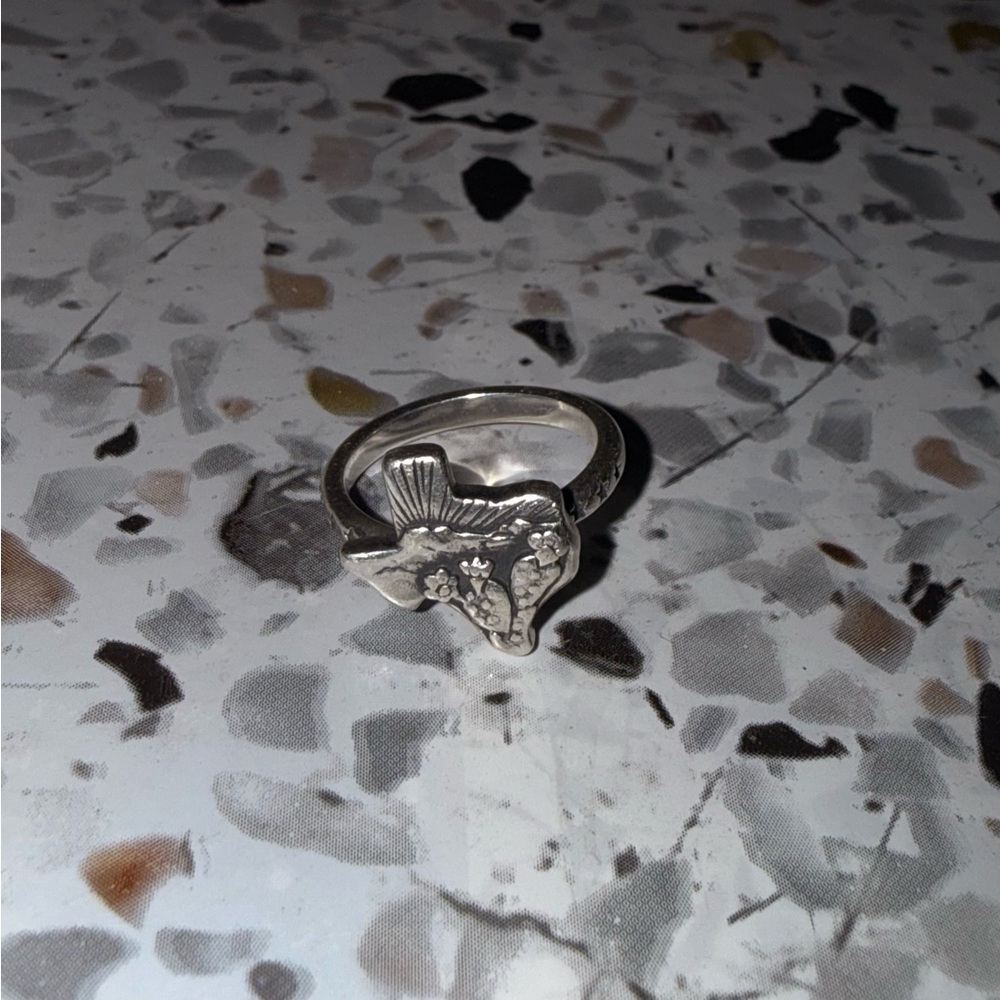 Retired James Avery Texas ring